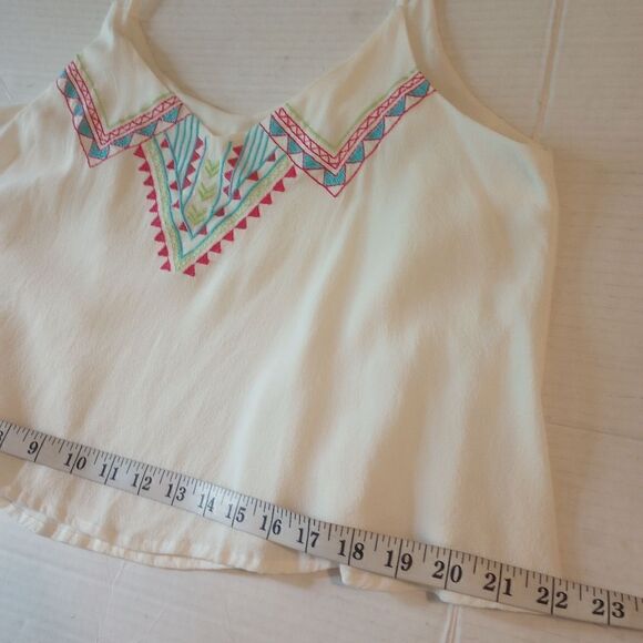 - May & July embroidered boho crop top with adjustable shoulder straps - Picture 5 of 9